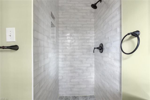 5712 Oak Terrace DR, Virginia Beach, VA 23464