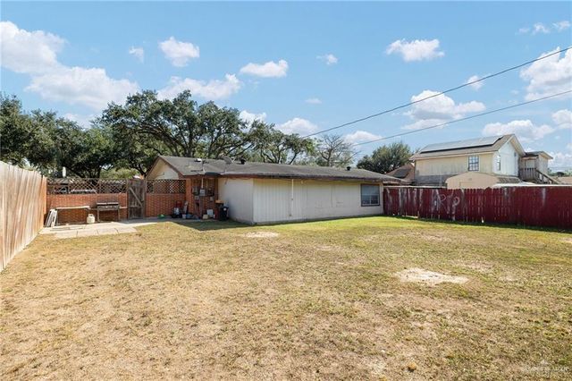 1222 S Bluebonnet Street, Pharr, TX 78577