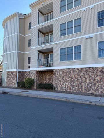 3 Cross Street 304, Suffern, NY 10901