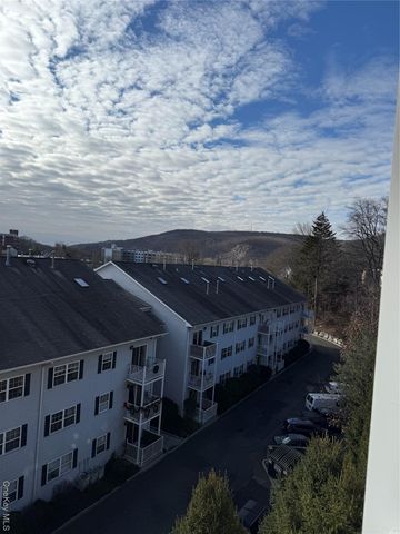 3 Cross Street 304, Suffern, NY 10901