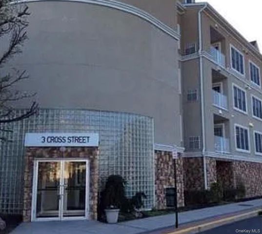 3 Cross Street 304, Suffern, NY 10901