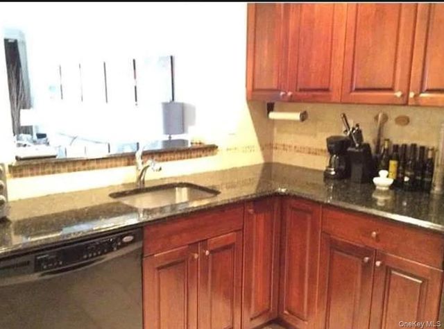 3 Cross Street 304, Suffern, NY 10901