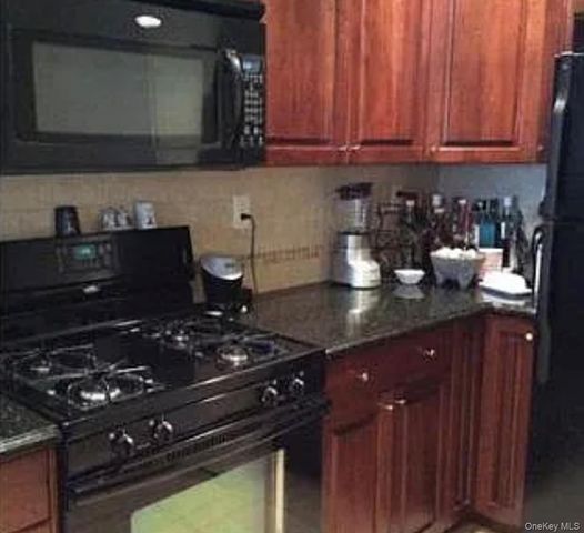 3 Cross Street 304, Suffern, NY 10901