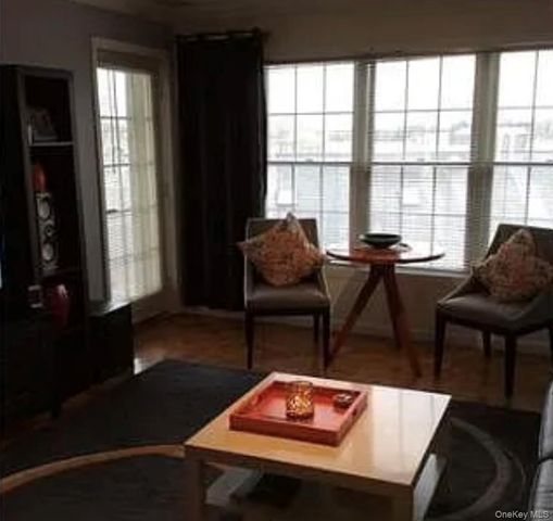 3 Cross Street 304, Suffern, NY 10901