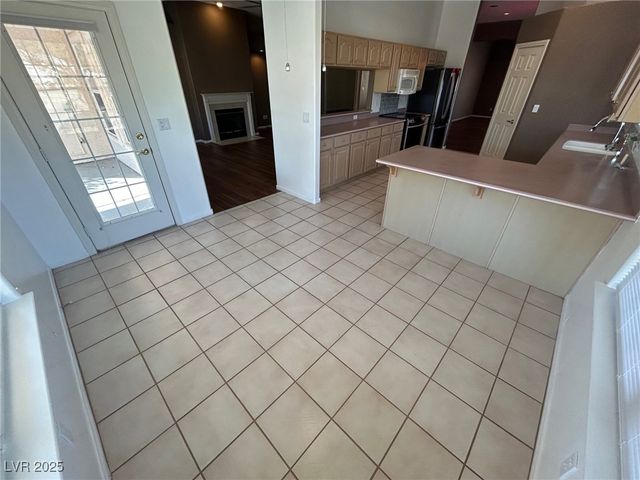 5001 Palm View Drive, Las Vegas, NV 89130