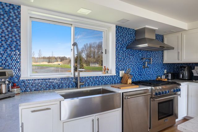 14 Turtle Bay Lane, South Hero, VT 05486