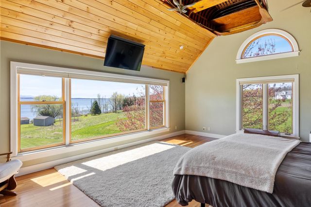 14 Turtle Bay Lane, South Hero, VT 05486