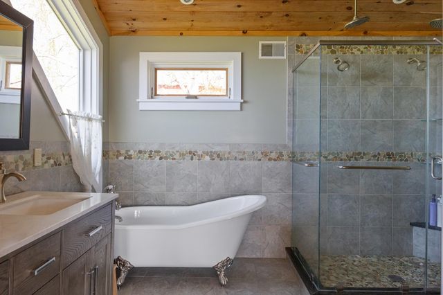 14 Turtle Bay Lane, South Hero, VT 05486