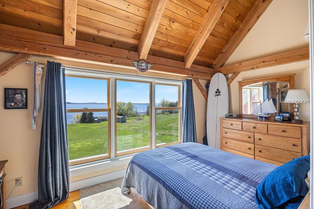 14 Turtle Bay Lane, South Hero, VT 05486