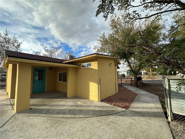 524 1st Avenue, Kingman, AZ 86401