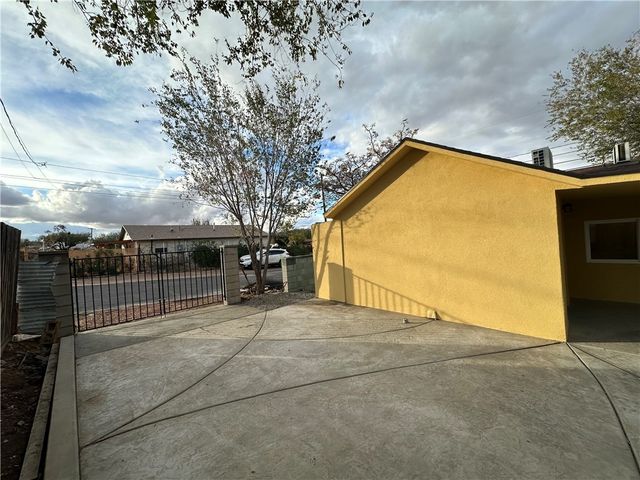 524 1st Avenue, Kingman, AZ 86401