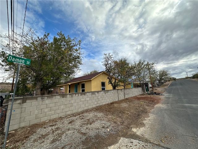 524 1st Avenue, Kingman, AZ 86401