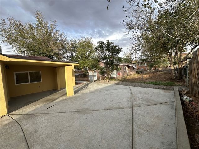 524 1st Avenue, Kingman, AZ 86401