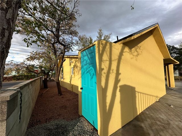 524 1st Avenue, Kingman, AZ 86401