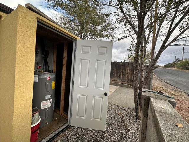 524 1st Avenue, Kingman, AZ 86401