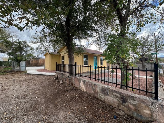 524 1st Avenue, Kingman, AZ 86401