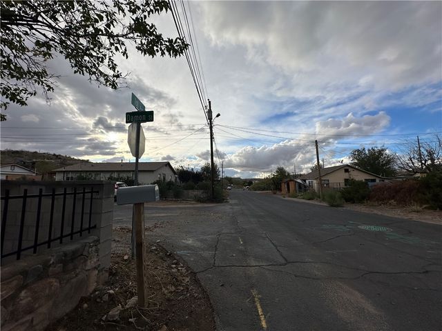524 1st Avenue, Kingman, AZ 86401