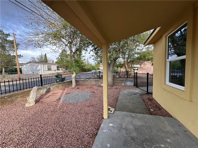 524 1st Avenue, Kingman, AZ 86401