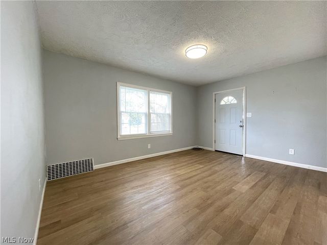 1731 Thornapple Avenue, Akron, OH 44301