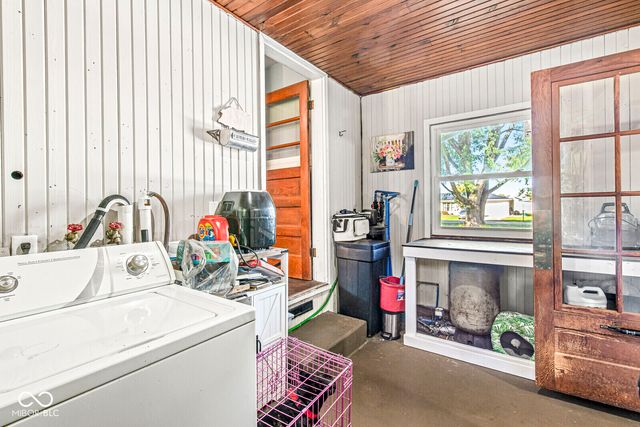 6201 W 800 N, Fountaintown, IN 46130