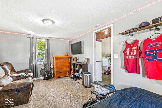 6201 W 800 N, Fountaintown, IN 46130