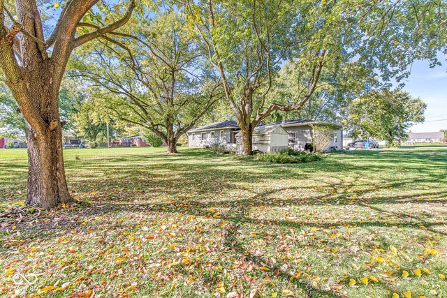 6201 W 800 N, Fountaintown, IN 46130