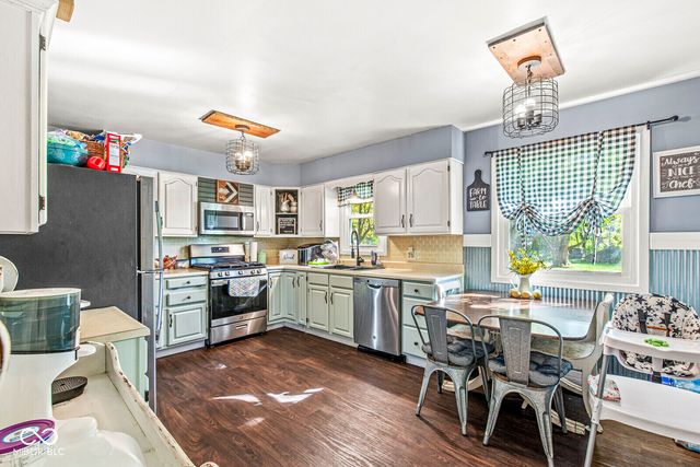 6201 W 800 N, Fountaintown, IN 46130