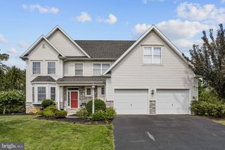 327 SQUIRE LN, Lititz, PA 17543