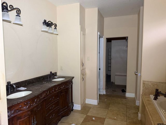 1528 W Hideaway Lane, Hideaway, TX 75771