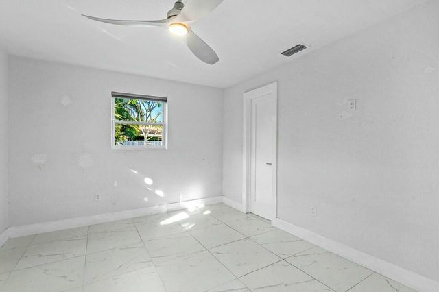 8719 40th Terrace N, Palm Beach Gardens, FL 33410