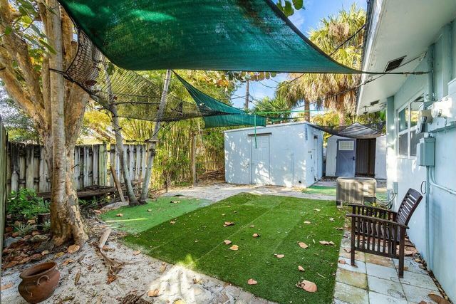 8719 40th Terrace N, Palm Beach Gardens, FL 33410