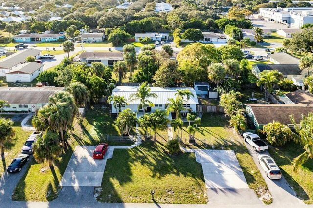 8719 40th Terrace N, Palm Beach Gardens, FL 33410