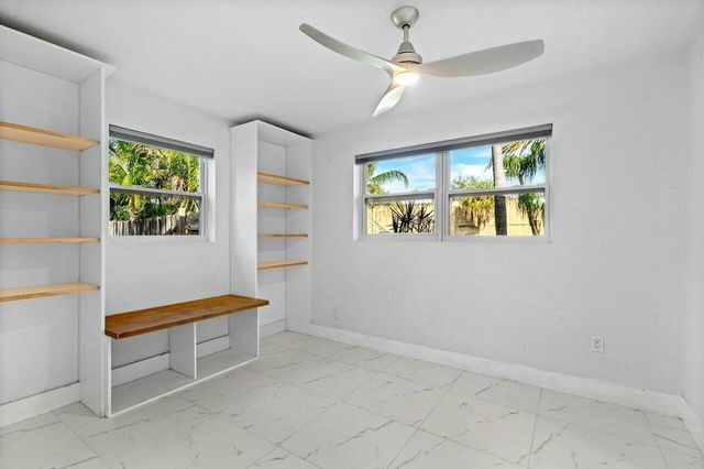 8719 40th Terrace N, Palm Beach Gardens, FL 33410