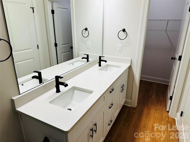 521 N Linwood Avenue, Charlotte, NC 28216