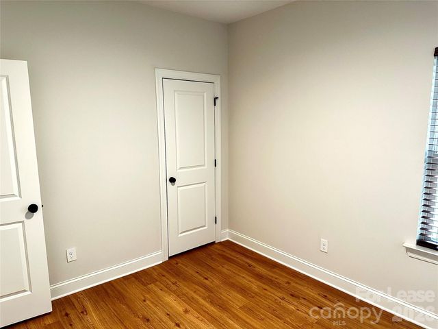 521 N Linwood Avenue, Charlotte, NC 28216