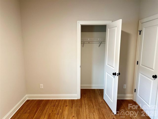 521 N Linwood Avenue, Charlotte, NC 28216