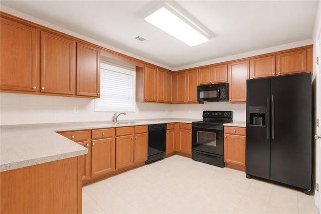4442 Pond Edge Rd, Snellville, GA 30039