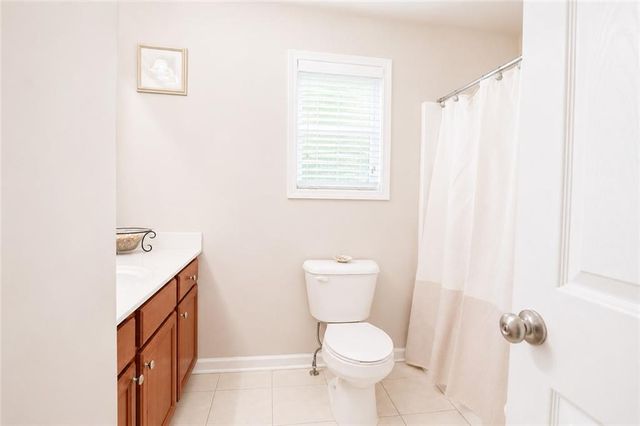 4442 Pond Edge Rd, Snellville, GA 30039