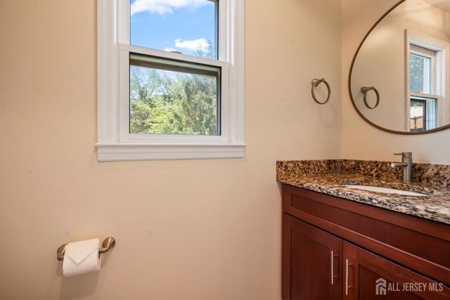 24 Van Hise Court, East Brunswick, NJ 08816