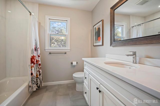 24 Van Hise Court, East Brunswick, NJ 08816
