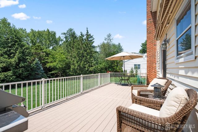 24 Van Hise Court, East Brunswick, NJ 08816