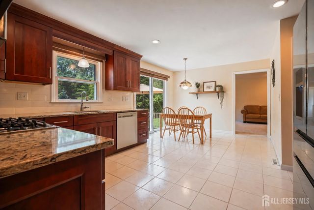 24 Van Hise Court, East Brunswick, NJ 08816