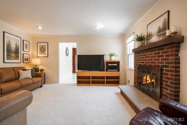 24 Van Hise Court, East Brunswick, NJ 08816
