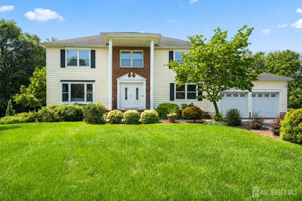 24 Van Hise Court, East Brunswick, NJ 08816