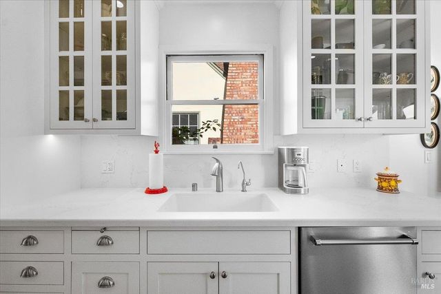 1805 Austin Way, Santa Rosa, CA 95404