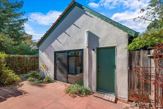 1805 Austin Way, Santa Rosa, CA 95404