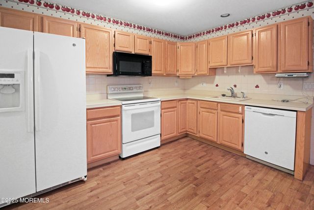 71 Morning Glory Lane, Whiting, NJ 08759