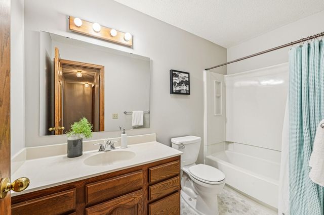 2545 Concord Way 115, Mendota Heights, MN 55120