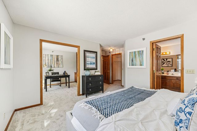 2545 Concord Way 115, Mendota Heights, MN 55120