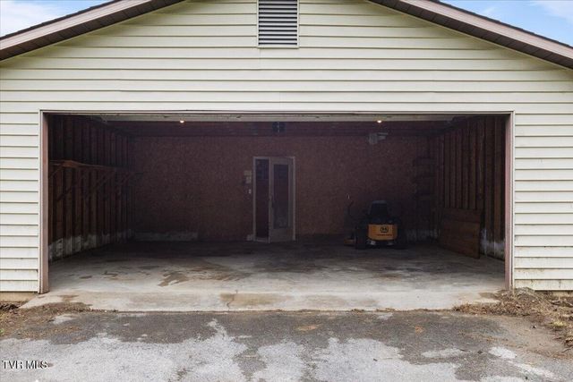 205 Jenkins Hollow Road, Elizabethton, TN 37643
